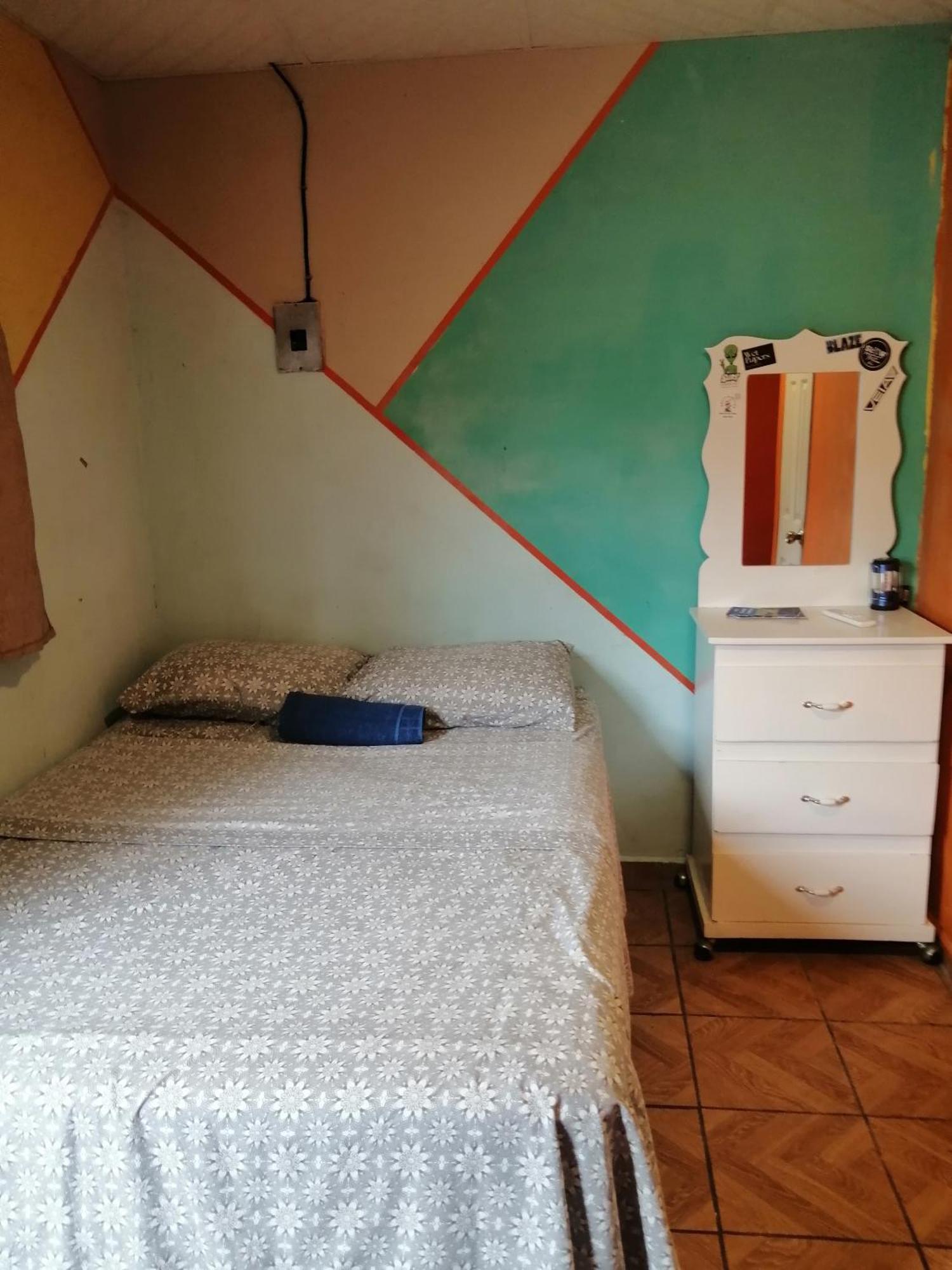 Hostal Nina Oly Tamanique 部屋 写真