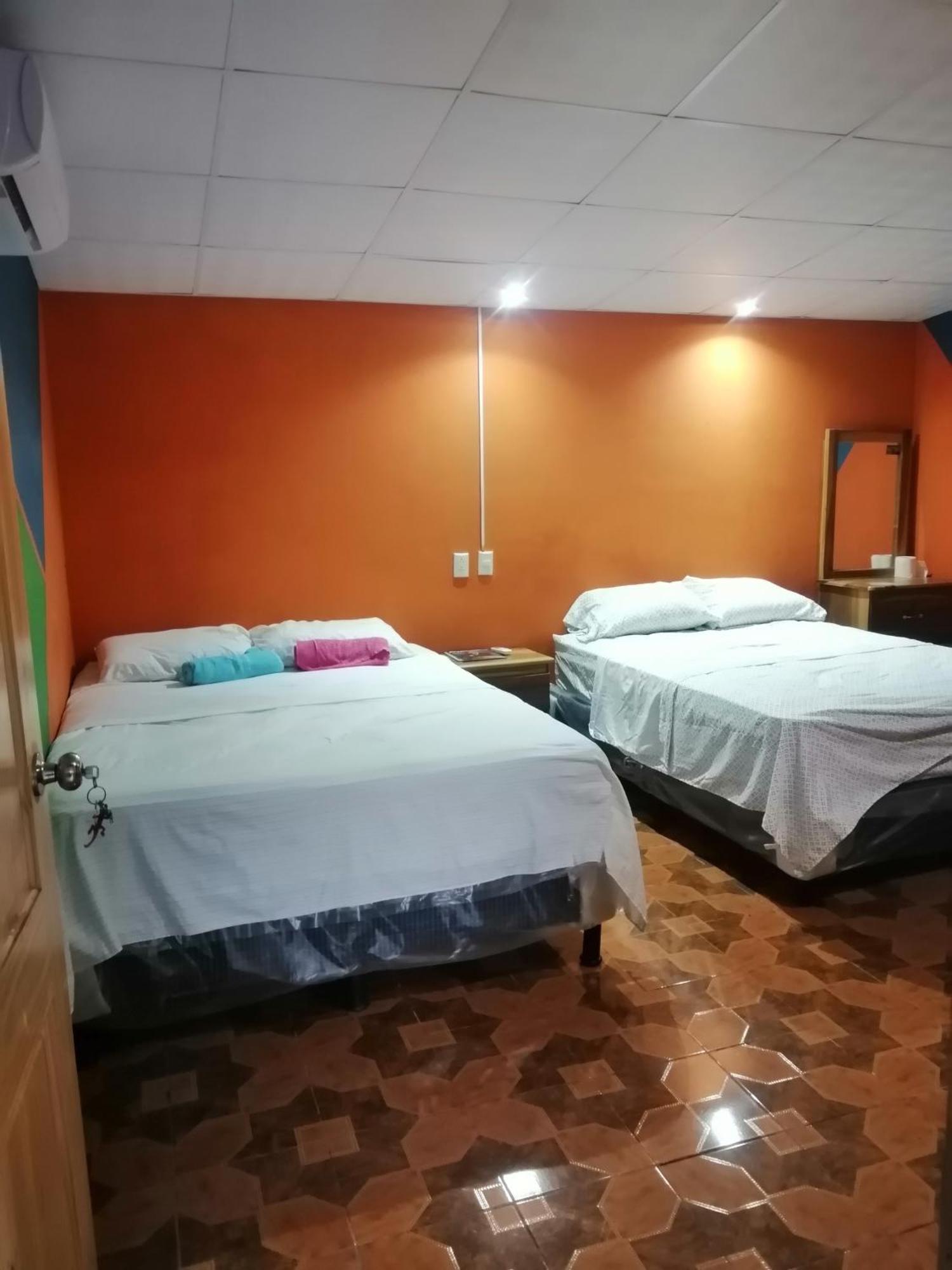 Hostal Nina Oly Tamanique 部屋 写真