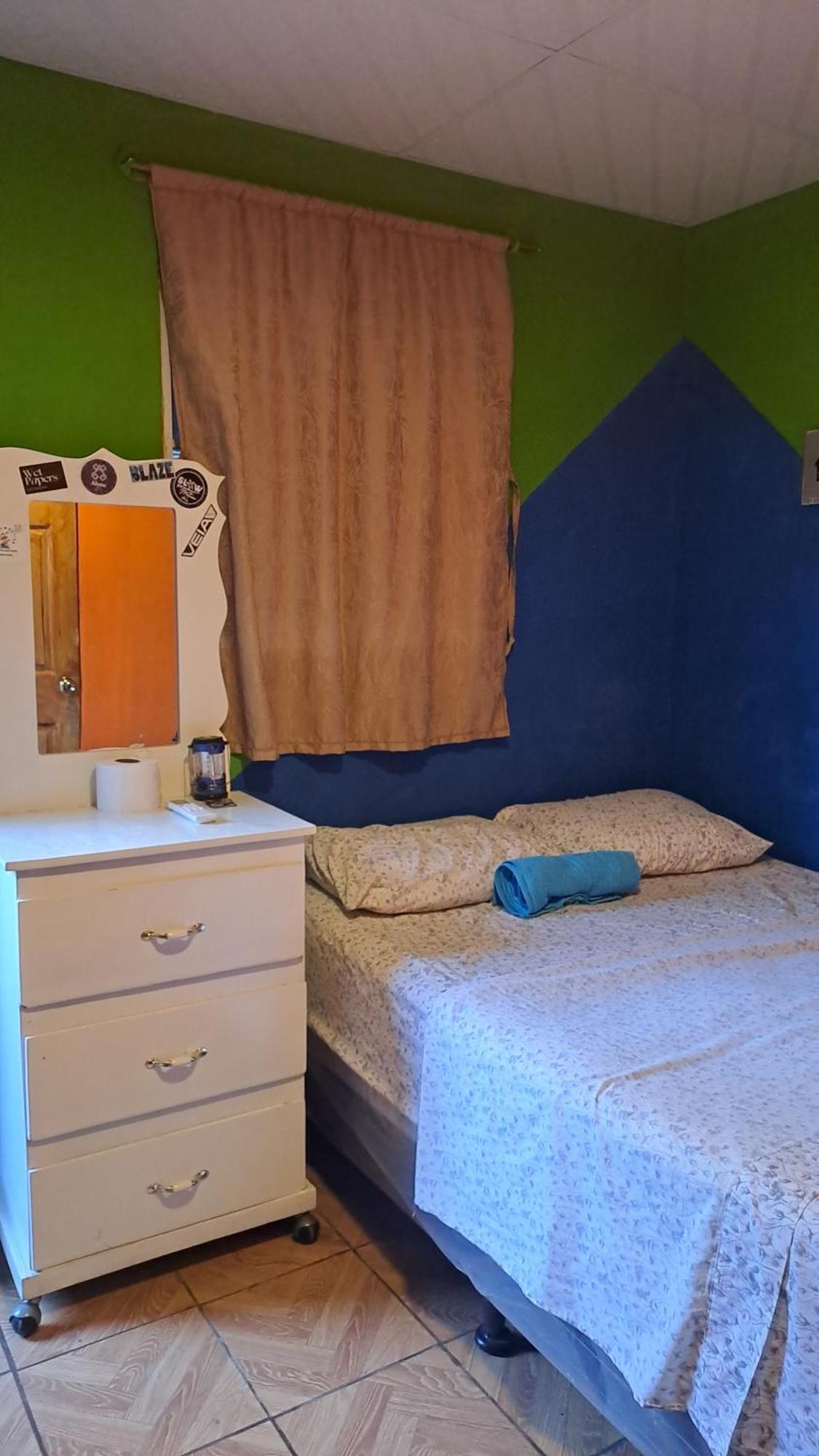 Hostal Nina Oly Tamanique 部屋 写真